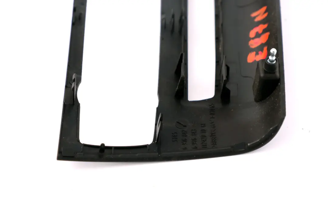 Apertura Carrello Funzionale Consolle Centrale per BMW E81 E87 LCI con numero di parte 6976843 BMW E81 E87 LCI Apertura Carrello Funzionale Consolle Centrale - SKU 6976843 - Numero di parte 6976843