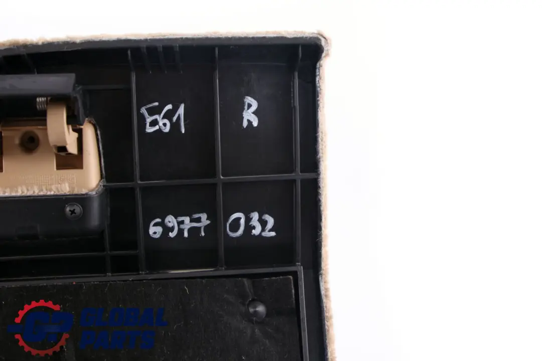 Reihe E61 Touring Gepäckraum Klappe Rechts Beige für BMW 5 mit Teilenummer 6977032 BMW 5 Reihe E61 Touring Gepäckraum Klappe Rechts Beige - SKU 6977032 - Teilenummer 6977032