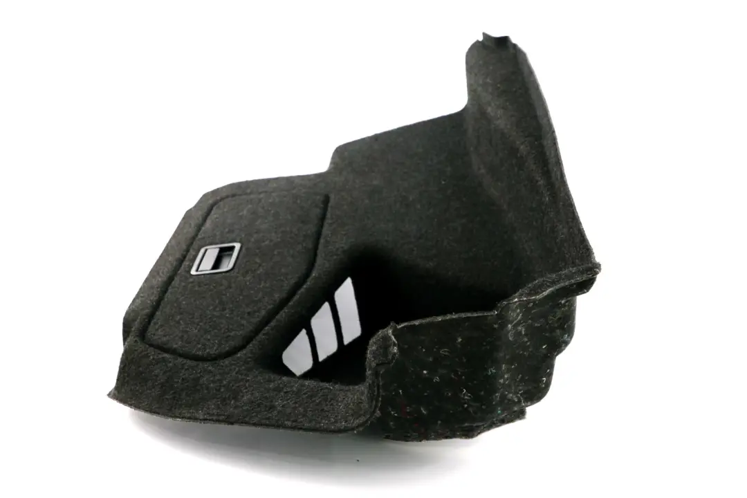 Tapicerka Boczek Bagażnika Lewa do BMW E81 E87 o numerze 7059243 BMW E81 E87 Tapicerka Boczek Bagażnika Lewa - SKU 6977103 - Numer Części 7059243