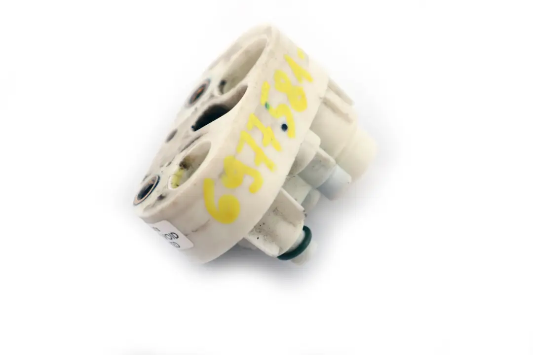 Evaporator Expansion Valve Adapter to Mini Cooper One 1 R50 R52 R53 with Part number 6977581 Mini Cooper One 1 R50 R52 R53 Evaporator Expansion Valve Adapter - SKU 6977581-1 - Part number 6977581