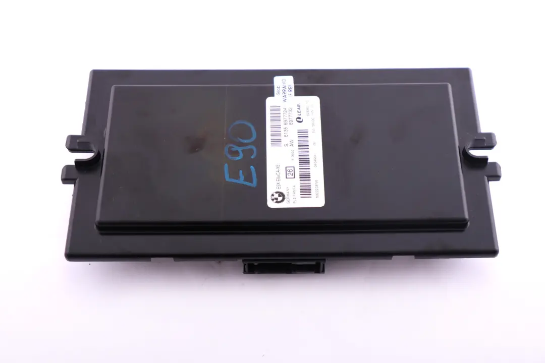 Moduł Sterownik Świateł ECU PL2 do BMW E90 o numerze 6977724 BMW E90 Moduł Sterownik Świateł ECU PL2 - SKU 6977724 - Numer Części 6977724