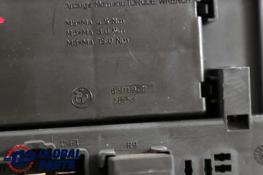 Scatola dei Fusibili Interna per BMW Z4 E85 E86 Roadster con numero di parte 6978265 BMW Z4 E85 E86 Roadster Scatola dei Fusibili Interna - SKU 6978265 - Numero di parte 6978265