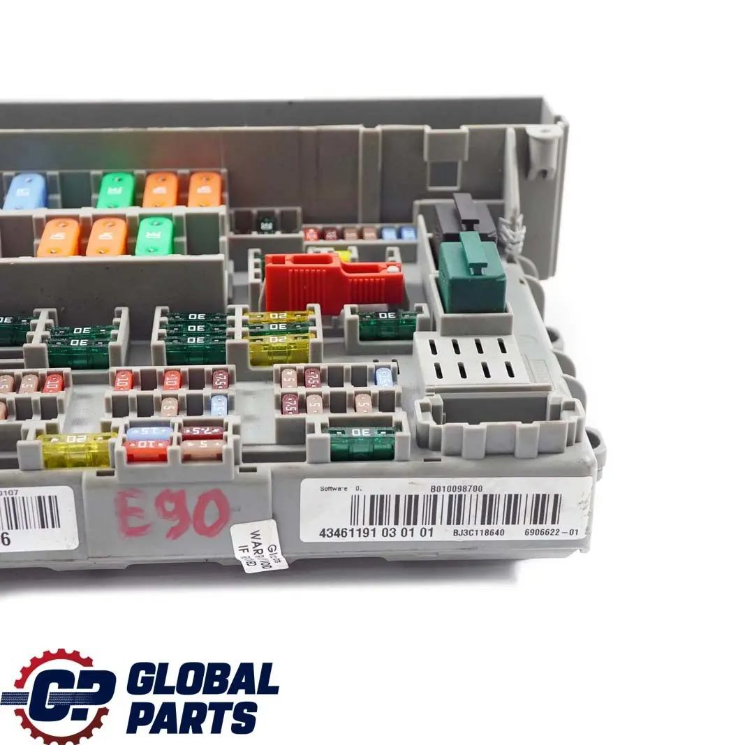 Scatola Fusibili Distribuzione Potenza Anteriore 6906622 per BMW E87 E90 E91 E92 con numero di parte 6978271 BMW E87 E90 E91 E92 Scatola Fusibili Distribuzione Potenza Anteriore 6906622 - SKU 6978271 - Numero di parte 6978271