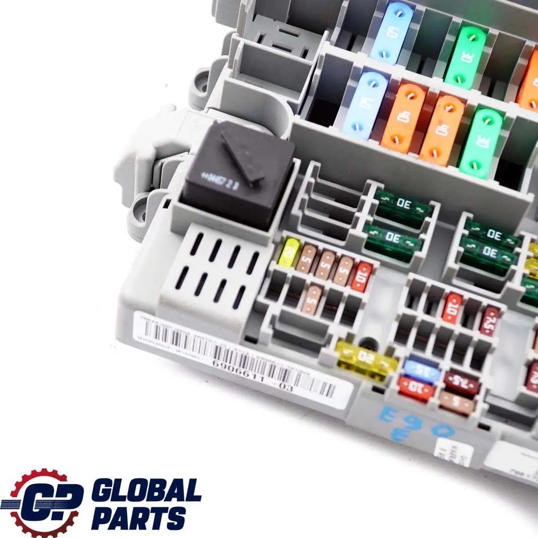 BMW E87 E90 Caja De fusibles De distribucion De energia delantera 6906611 - SKU 6978272 - Número de pieza 9119446