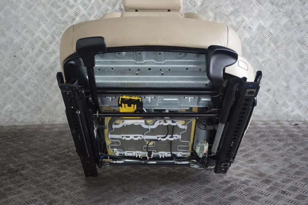 BMW 3 Series E92 Leather Creambeige Cream Beige Front Left N/S Seat Electric - SKU 6979286-1 - Part number 6979286