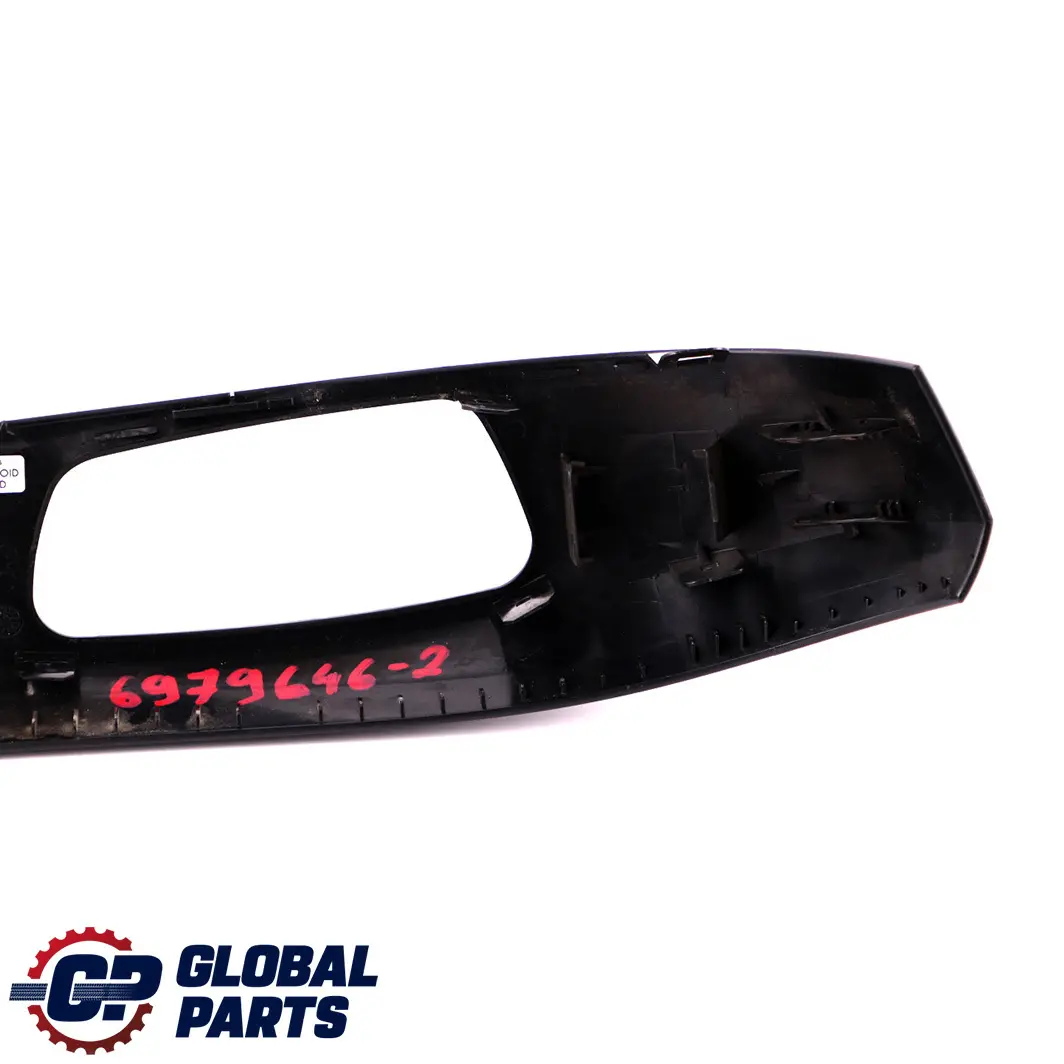 Rivestimento Sedile Esterno Conducente Destro 6979644 per BMW Serie E81 E87 E90 E92 con numero di parte 6979646 BMW Serie E81 E87 E90 E92 Rivestimento Sedile Esterno Conducente Destro 6979644 - SKU 6979646-2 - Numero di parte 6979646