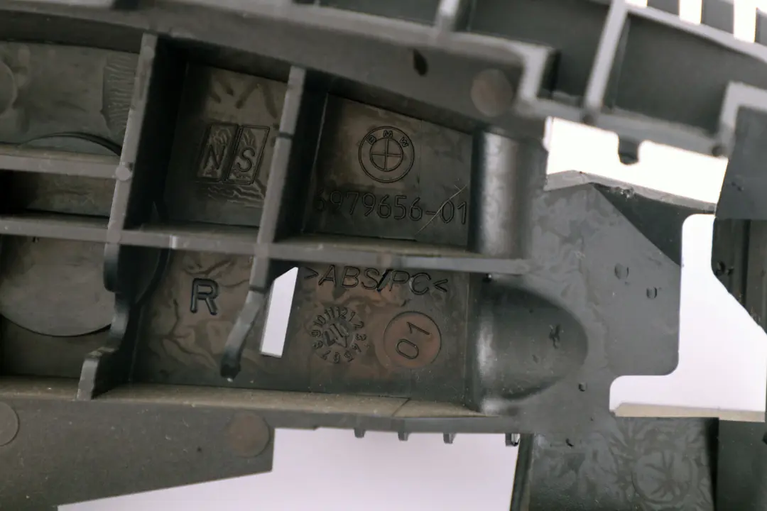 Supporto Regolazione Sedile Anteriore Destro per BMW E81 E87 E90 E91 con numero di parte 6979656 BMW E81 E87 E90 E91 Supporto Regolazione Sedile Anteriore Destro - SKU 6979656 - Numero di parte 6979656