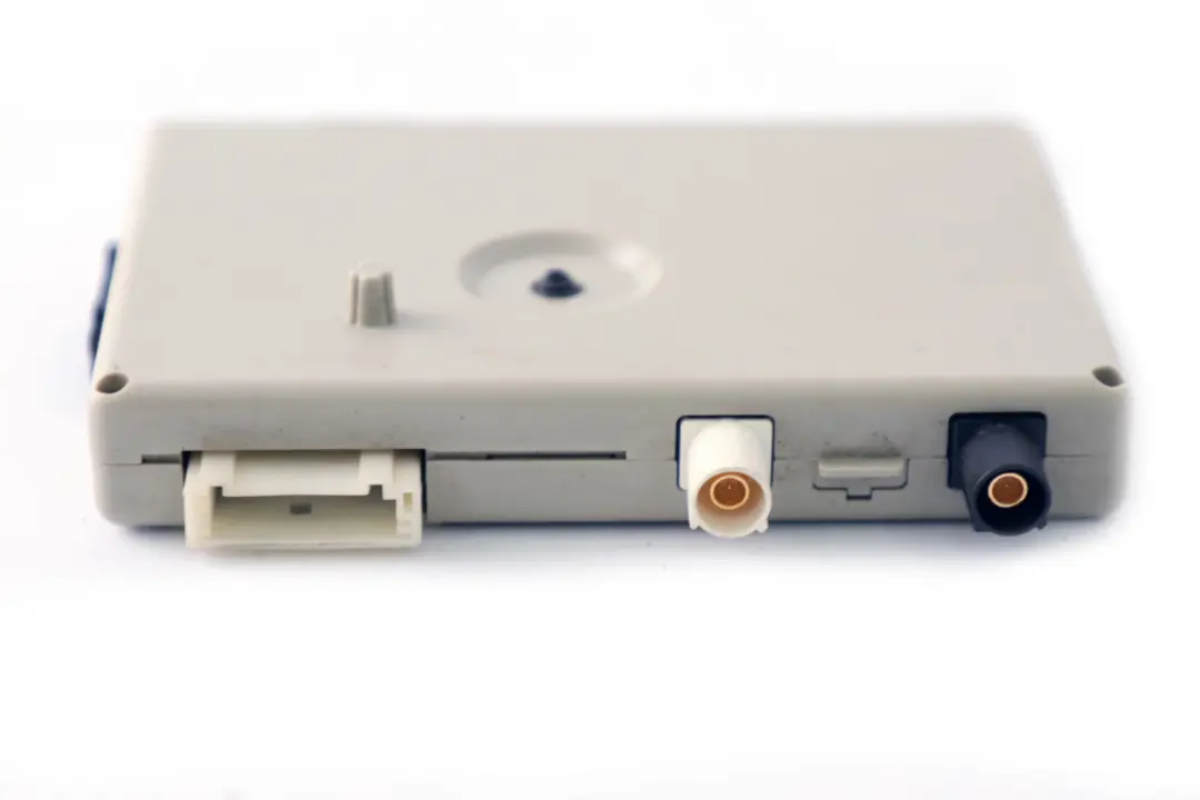 Antenna Amplifier Aerial Diversity Module AMP to BMW E88 with Part number 6980078 BMW E88 Antenna Amplifier Aerial Diversity Module AMP - SKU 6980078 - Part number 6980078