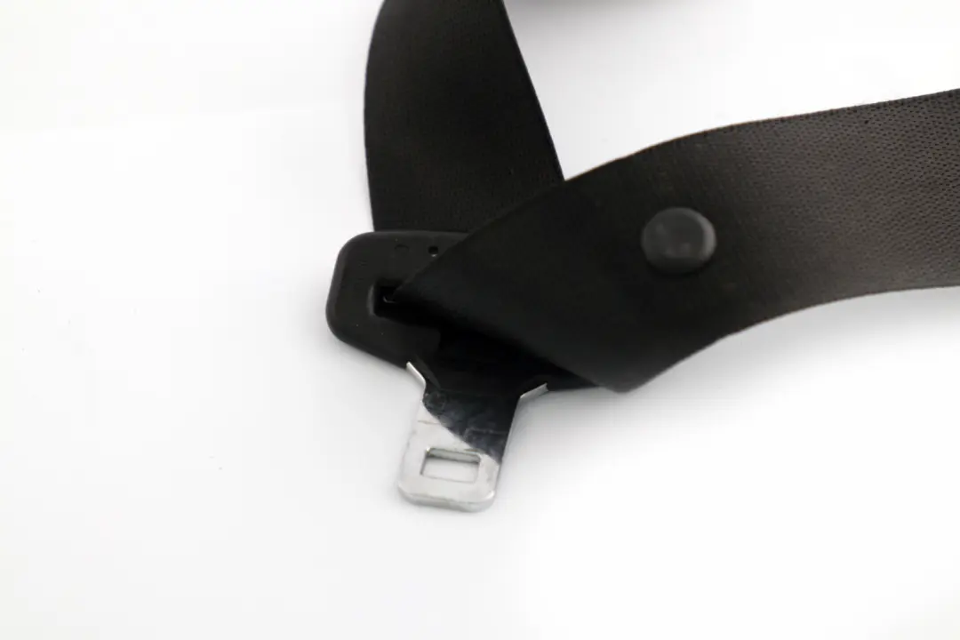 BMW E88 Cinturon Superior Con Limitador De Fuerza Delantero Derecho - SKU 6981476 - Número de pieza 6981476