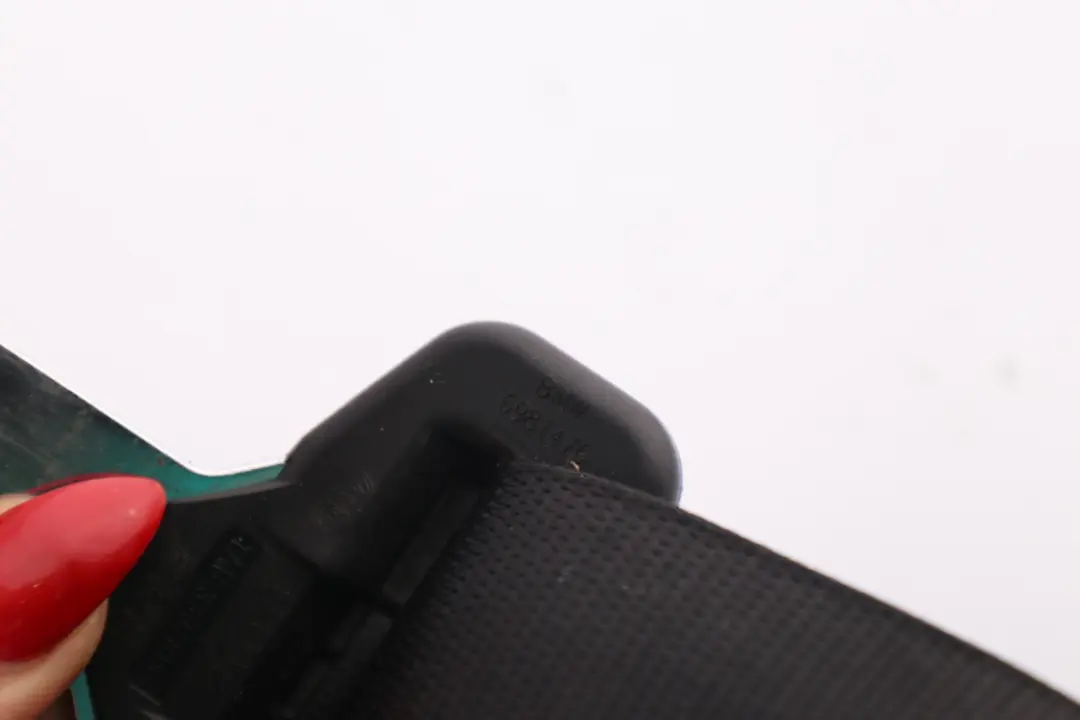 Cintura di Sicurezza Pretensionatore Superiore Frontale Dx per BMW E88 con numero di parte 6981476 BMW E88 Cintura di Sicurezza Pretensionatore Superiore Frontale Dx - SKU 6981476 - Numero di parte 6981476