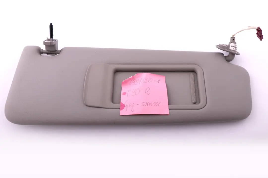 Osłona Przeciwsłoneczna Prawa Szara do BMW E90 E91 o numerze 6981650 BMW E90 E91 Osłona Przeciwsłoneczna Prawa Szara - SKU 6981650-1 - Numer Części 6981650
