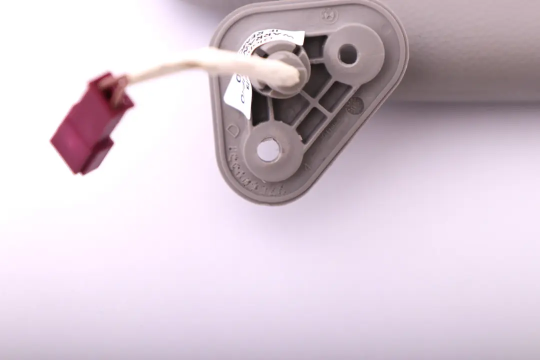 Osłona Przeciwsłoneczna Prawa Szara do BMW E90 E91 o numerze 6981650 BMW E90 E91 Osłona Przeciwsłoneczna Prawa Szara - SKU 6981650-1 - Numer Części 6981650