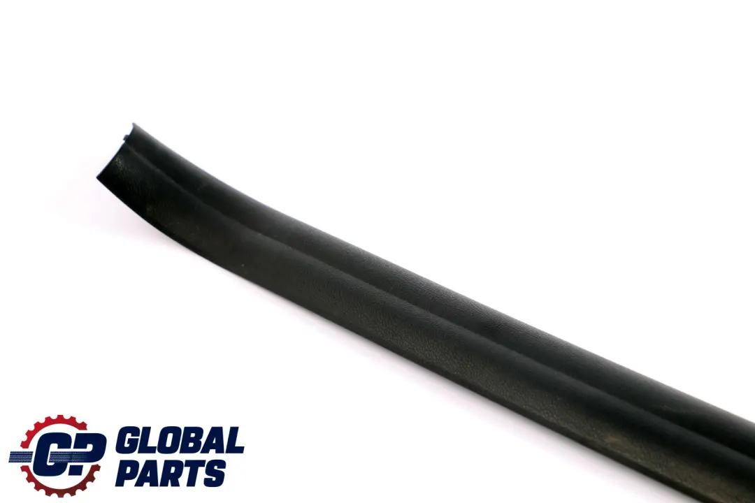 Tapa Tira Entrada Interior Derecha Negro Schwarz para BMW E81 E82 E88 con número de pieza 51476981706 BMW E81 E82 E88 Tapa Tira Entrada Interior Derecha Negro Schwarz - SKU 6981706 - Número de pieza 51476981706