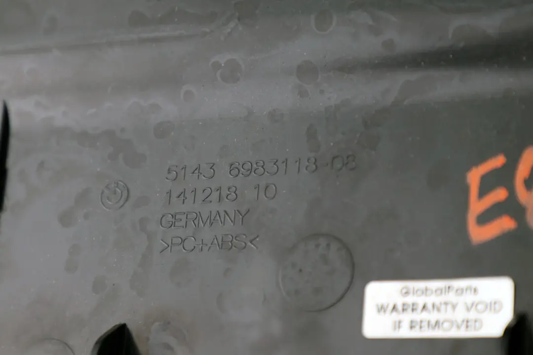 Obudowa osłona ściany grodziowej do BMW E88 Cabrio o numerze 6983118 BMW E88 Cabrio Obudowa osłona ściany grodziowej - SKU 6983118 - Numer Części 6983118