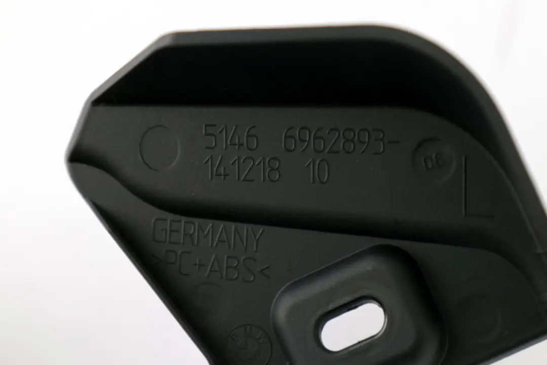 Couverture Bulkhead Ceintures Reel Gauche Anthracite Noir pour BMW E88 à propos du numéro de pièce 6983122 BMW E88 Couverture Bulkhead Ceintures Reel Gauche Anthracite Noir - SKU 6983121 - Numéro de pièce 6983122