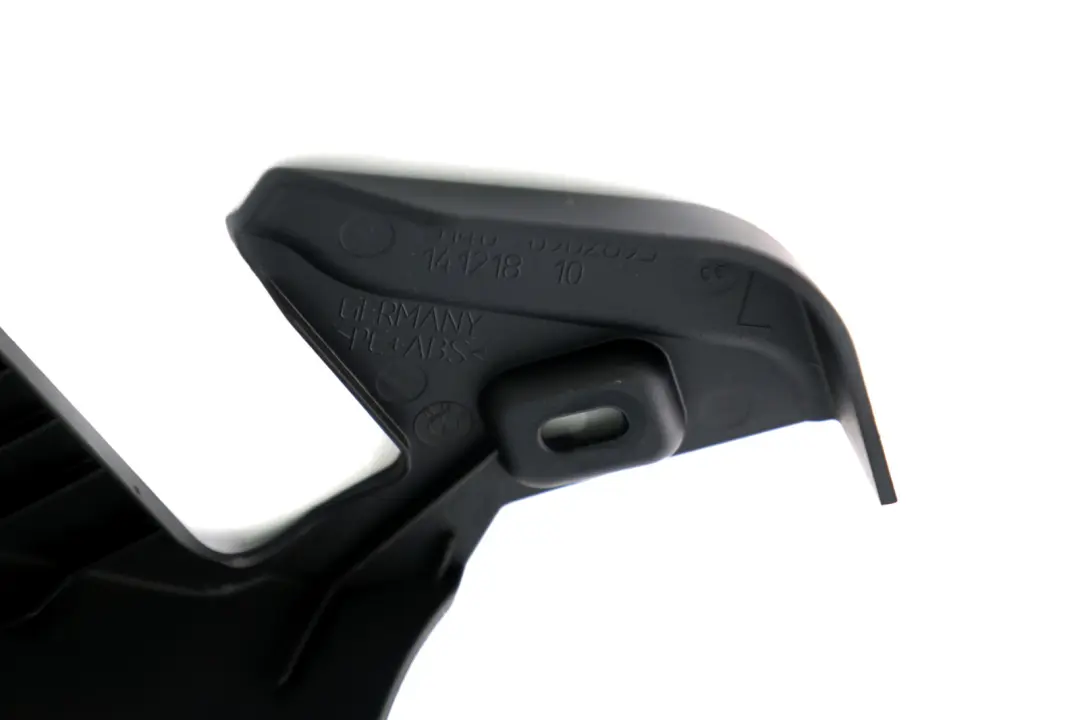 Couverture Bulkhead Ceintures Reel Gauche Anthracite Noir pour BMW E88 à propos du numéro de pièce 6983122 BMW E88 Couverture Bulkhead Ceintures Reel Gauche Anthracite Noir - SKU 6983121 - Numéro de pièce 6983122