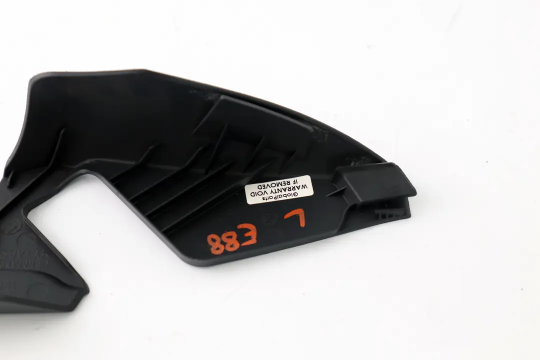 Coperchio Bulkhead Cintura Reel Sinistra Antracite Black N/S per BMW E88 con numero di parte 6983122 BMW E88 Coperchio Bulkhead Cintura Reel Sinistra Antracite Black N/S - SKU 6983121 - Numero di parte 6983122