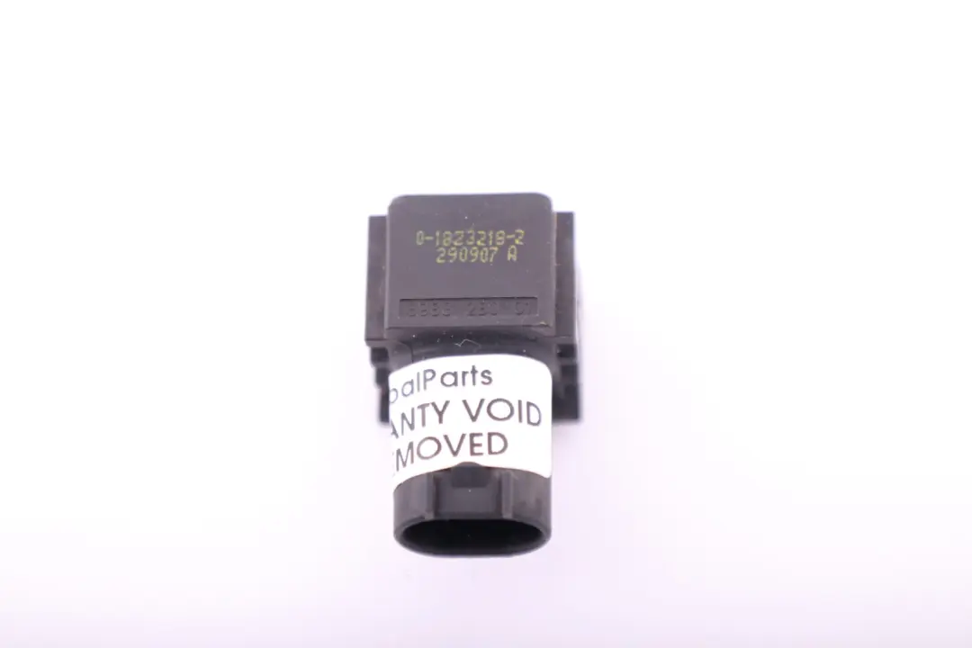 Sensor Hall parachoques frontal 6131 para BMW E60 E61 con número de pieza 7178115 BMW E60 E61 Sensor Hall parachoques frontal 6131 - SKU 6983280 - Número de pieza 7178115