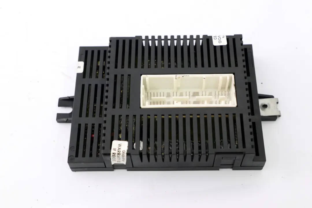 Modulo unità di controllo luci LCM LM E6X MAN. LWR Lear per BMW E60 con numero di parte 6983536 BMW E60 Modulo unità di controllo luci LCM LM E6X MAN. LWR Lear - SKU 6983536 - Numero di parte 6983536