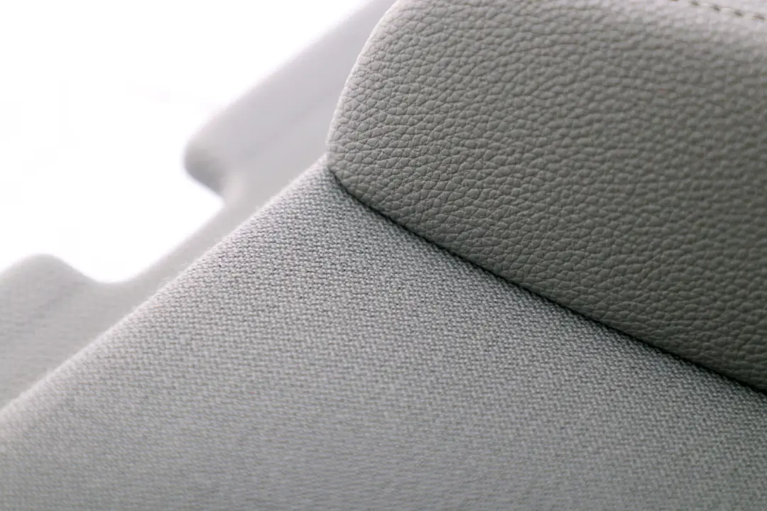 Front Right Door O/S Card Trim Panel Grey Cloth für BMW 5 er E60 E61 LCI mit Teilenummer 6983554 BMW 5 er E60 E61 LCI Front Right Door O/S Card Trim Panel Grey Cloth - SKU 6983554 - Teilenummer 6983554