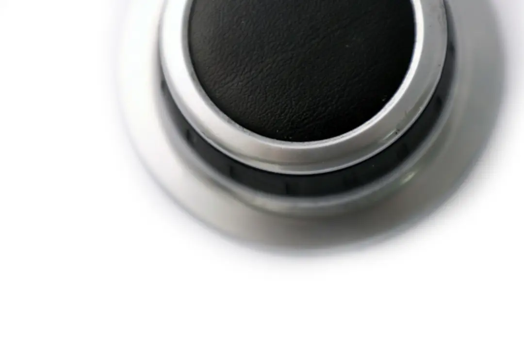 Control Knob Menu Switch Perlglanz Chrome to BMW E60 E61 with Part number 6983881 BMW E60 E61 Control Knob Menu Switch Perlglanz Chrome - SKU 6983881 - Part number 6983881