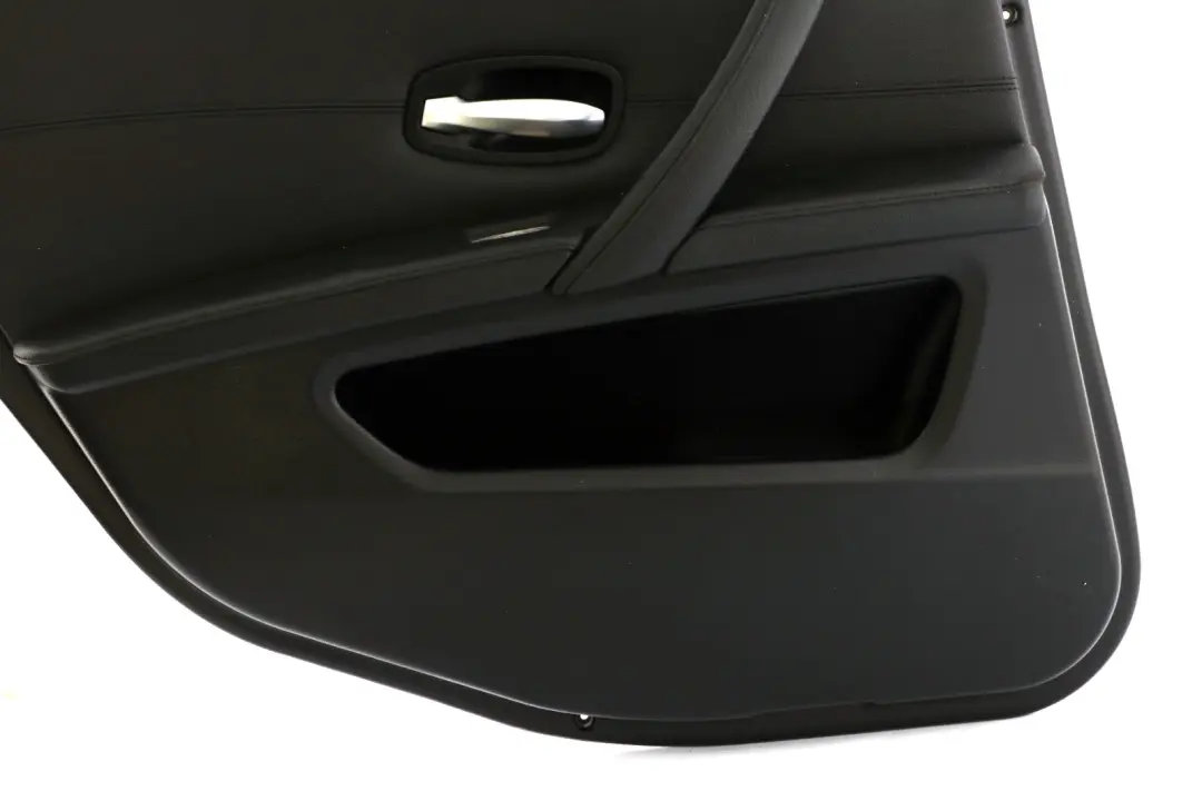 Boczek tapicerka drzwi lewy tył do BMW E60 E61 LCI o numerze 6984389 BMW E60 E61 LCI Boczek tapicerka drzwi lewy tył - SKU 6984389-1 - Numer Części 6984389
