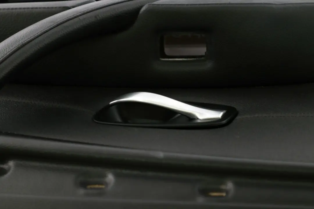 BMW E60 E61 LCI 1 Rear Left Door Card Lining Leather Panel Black - SKU 6984389-1 - Número de pieza 6984389