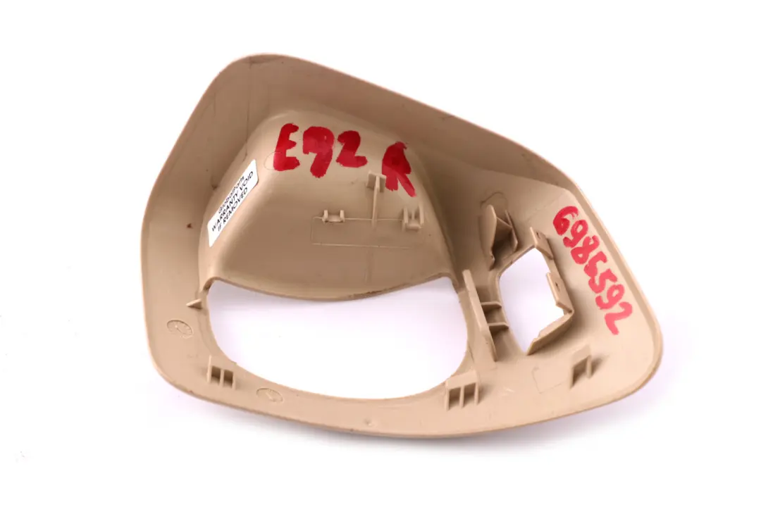 Siège avant droit garniture de déverrouillage beige crème 6977460 pour BMW E92 E92N à propos du numéro de pièce 6985592 BMW E92 E92N Siège avant droit garniture de déverrouillage beige crème 6977460 - SKU 6985592 - Numéro de pièce 6985592