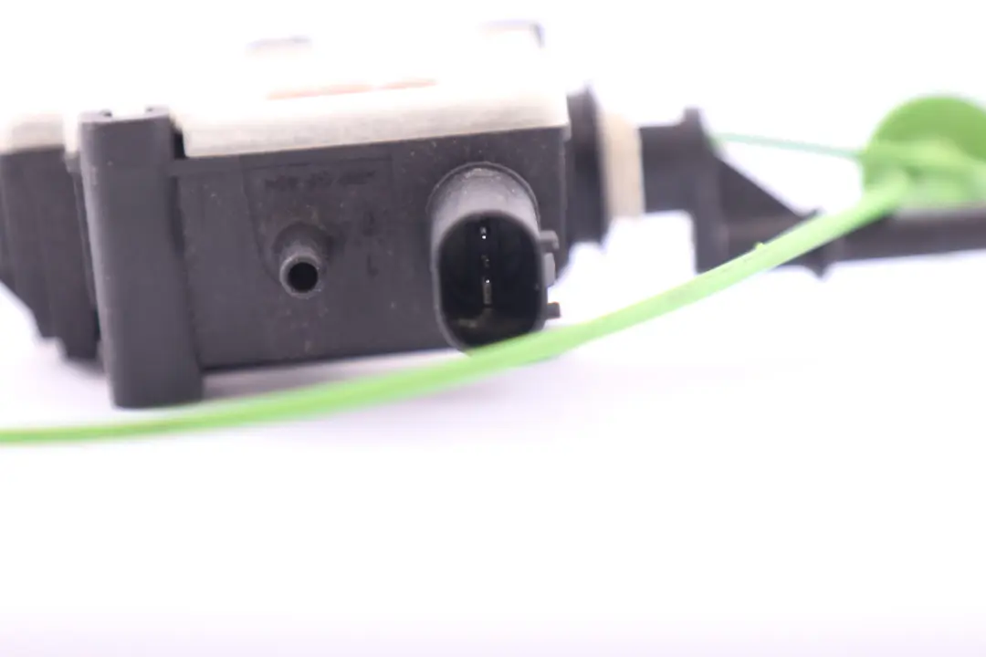 Filler Flap Actuator Control Unit to BMW E81 E87 LCI Mini R60 Fuel with Part number 67116985879 BMW E81 E87 LCI Mini R60 Fuel Filler Flap Actuator Control Unit - SKU 6985879 - Part number 67116985879