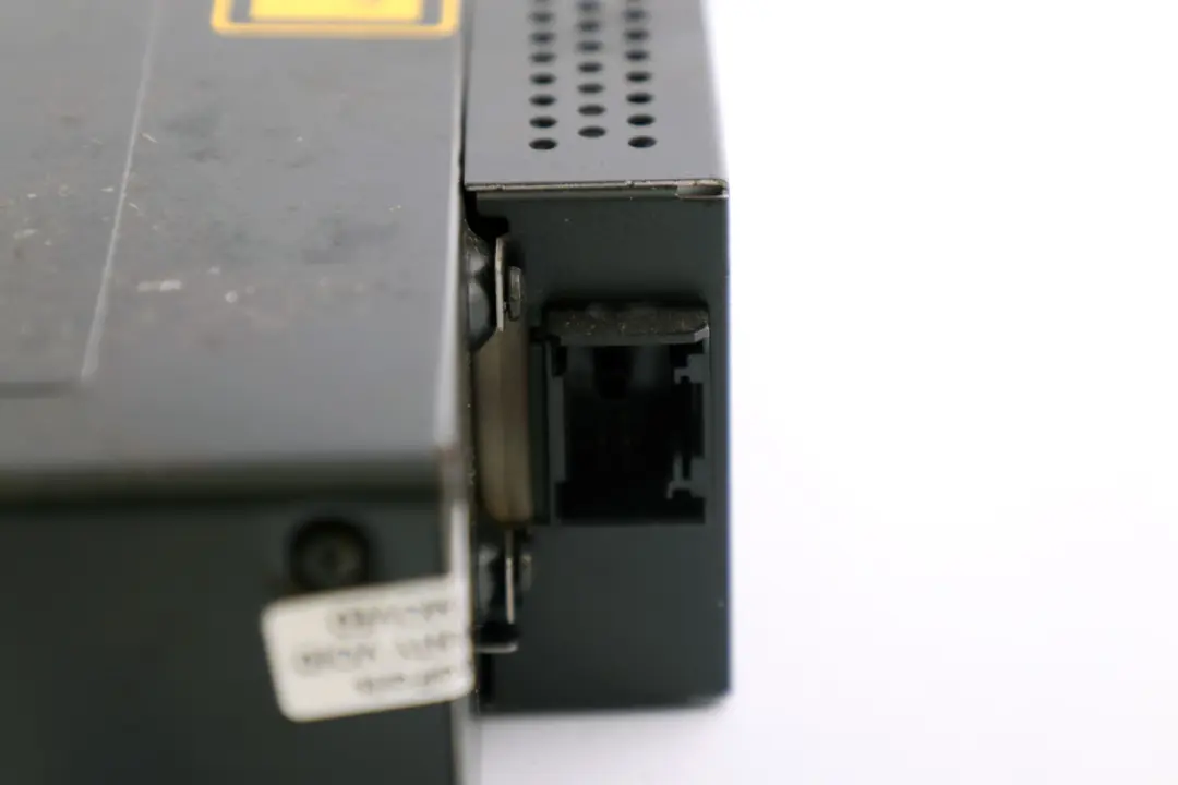 Changeur CD 6 disques Sans Magasin pour BMW E81 E87 E90 E91 E92 à propos du numéro de pièce 6986077 BMW E81 E87 E90 E91 E92 Changeur CD 6 disques Sans Magasin - SKU 6986077 - Numéro de pièce 6986077