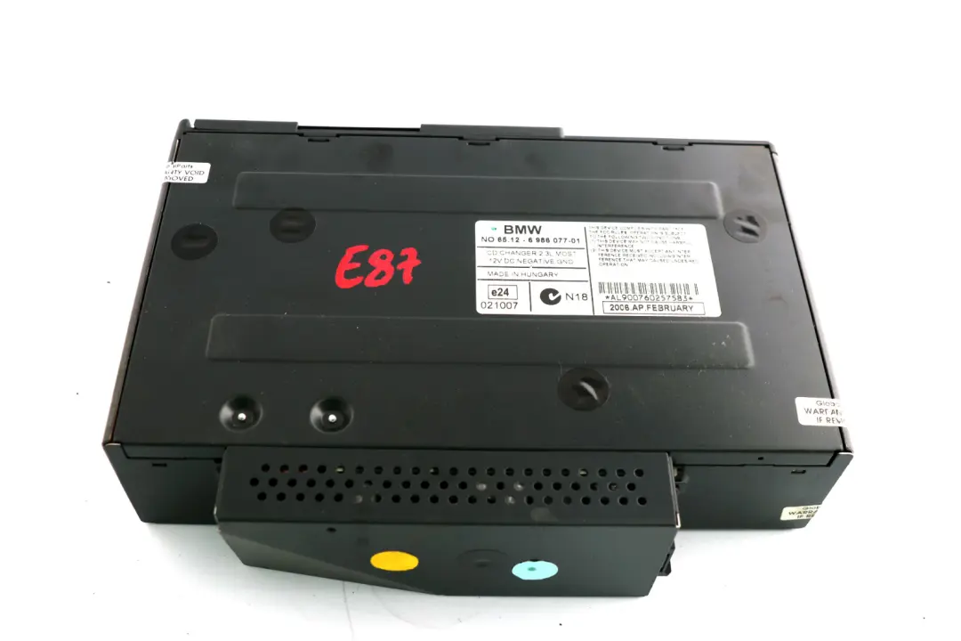 Fach CD Wechsler Ohne Magazin für BMW E81 E87 E90 E91 E92 6 mit Teilenummer 6986077 BMW E81 E87 E90 E91 E92 6 Fach CD Wechsler Ohne Magazin - SKU 6986077 - Teilenummer 6986077