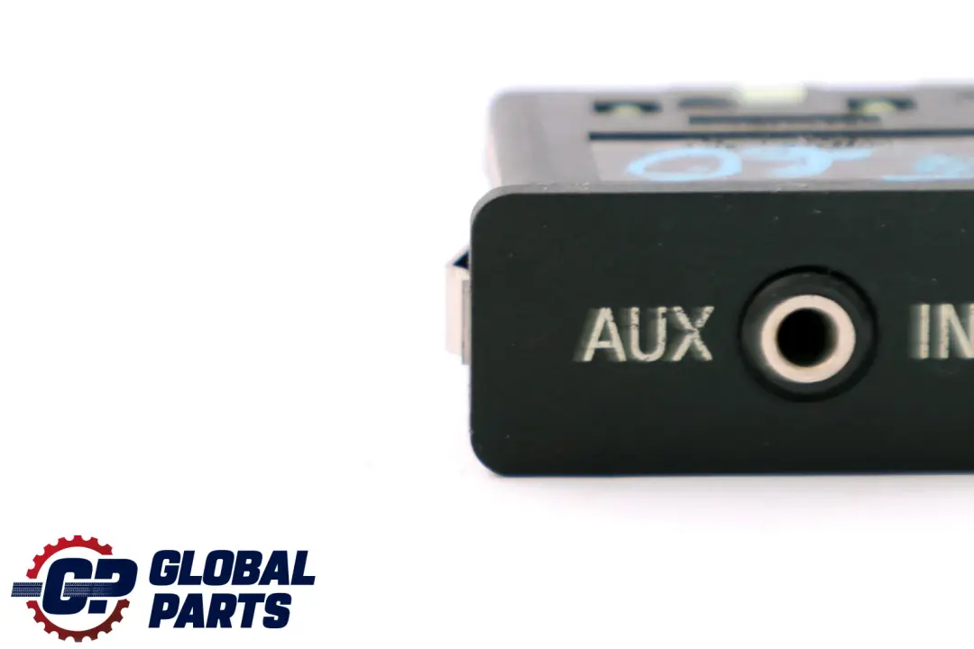 BMW 1 3 5 6 7 X3 X5 er E60 E61 E81 E87 E90 F10 F11 Audio Aux In Buchse - SKU 6986791-1 - Teilenummer 6986791