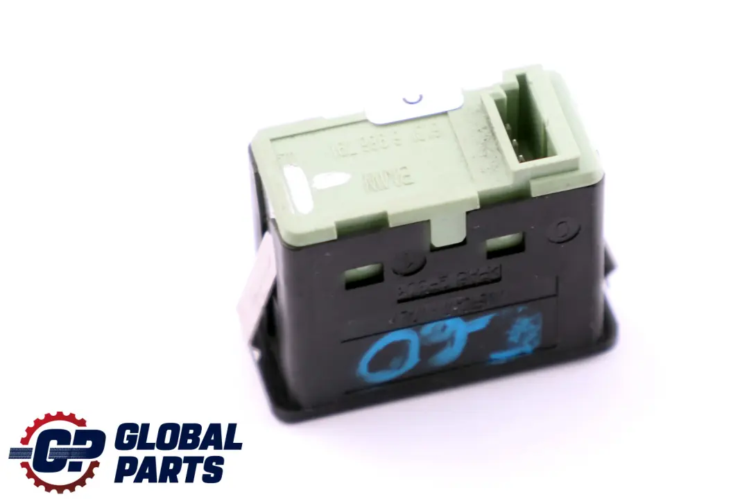BMW 1 3 5 6 7 X3 X5 er E60 E61 E81 E87 E90 F10 F11 Audio Aux In Buchse - SKU 6986791-1 - Teilenummer 6986791