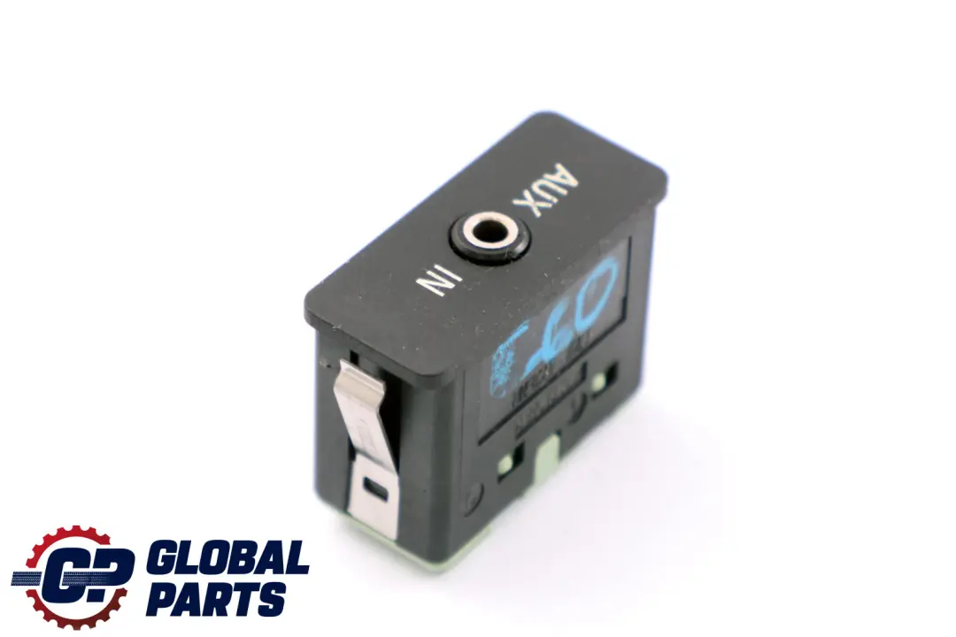 BMW 1 3 5 6 7 X3 X5 er E60 E61 E81 E87 E90 F10 F11 Audio Aux In Buchse - SKU 6986791-1 - Teilenummer 6986791