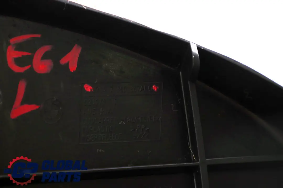 Klappe Gepäckraum Links Schwarz Creambeige 7050367 für BMW 5 er E61 E61N mit Teilenummer 6987043 BMW 5 er E61 E61N Klappe Gepäckraum Links Schwarz Creambeige 7050367 - SKU 6987043 - Teilenummer 6987043