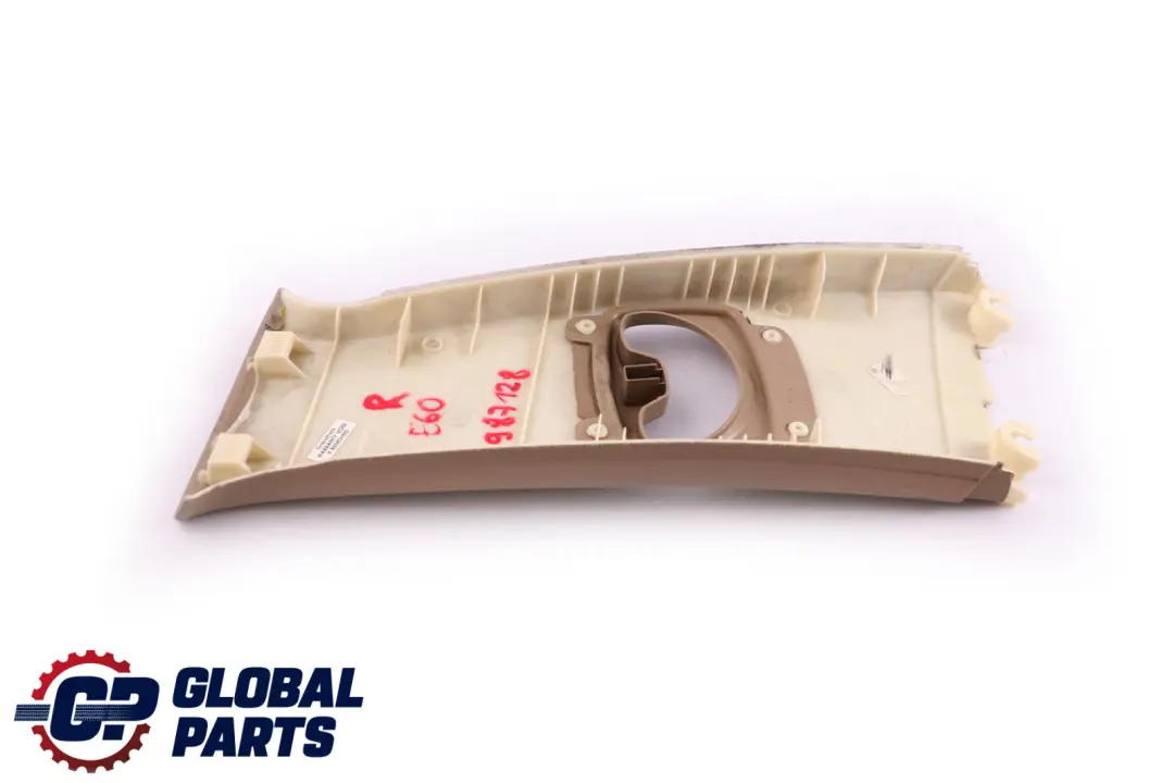 Verkleidung B-Säule Oben Rechts Creme Beige für BMW 5 er E60 E61 LCI mit Teilenummer 6987128 BMW 5 er E60 E61 LCI Verkleidung B-Säule Oben Rechts Creme Beige - SKU 6987128 - Teilenummer 6987128