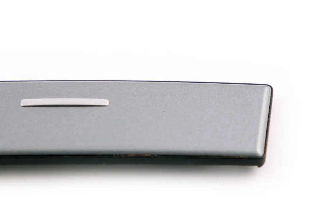 Decor Cover Posacenere Alto Grigio Grau Lucido 9156029 per BMW E60 E61 LCI con numero di parte 6988992 BMW E60 E61 LCI Decor Cover Posacenere Alto Grigio Grau Lucido 9156029 - SKU 6988992 - Numero di parte 6988992