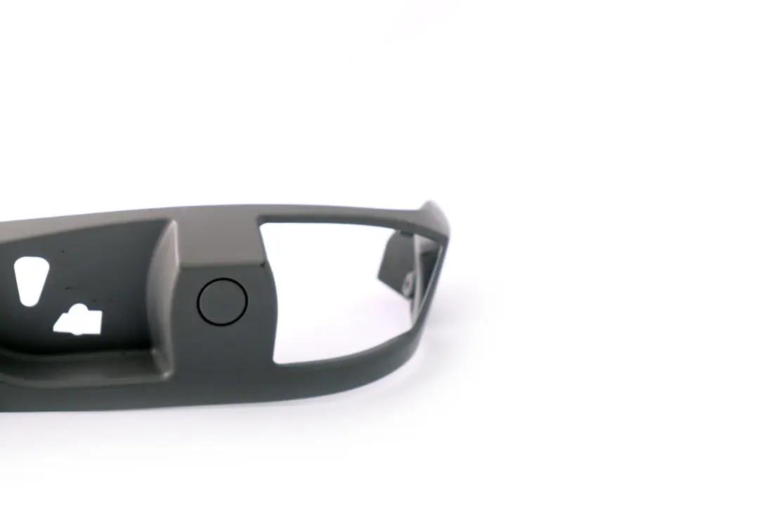 Front Seat Trim Cover Covering Outer Right O/S Grey to BMW 5 Series E60 E61 LCI with Part number 6989260 BMW 5 Series E60 E61 LCI Front Seat Trim Cover Covering Outer Right O/S Grey - SKU 6989260 - Part number 6989260