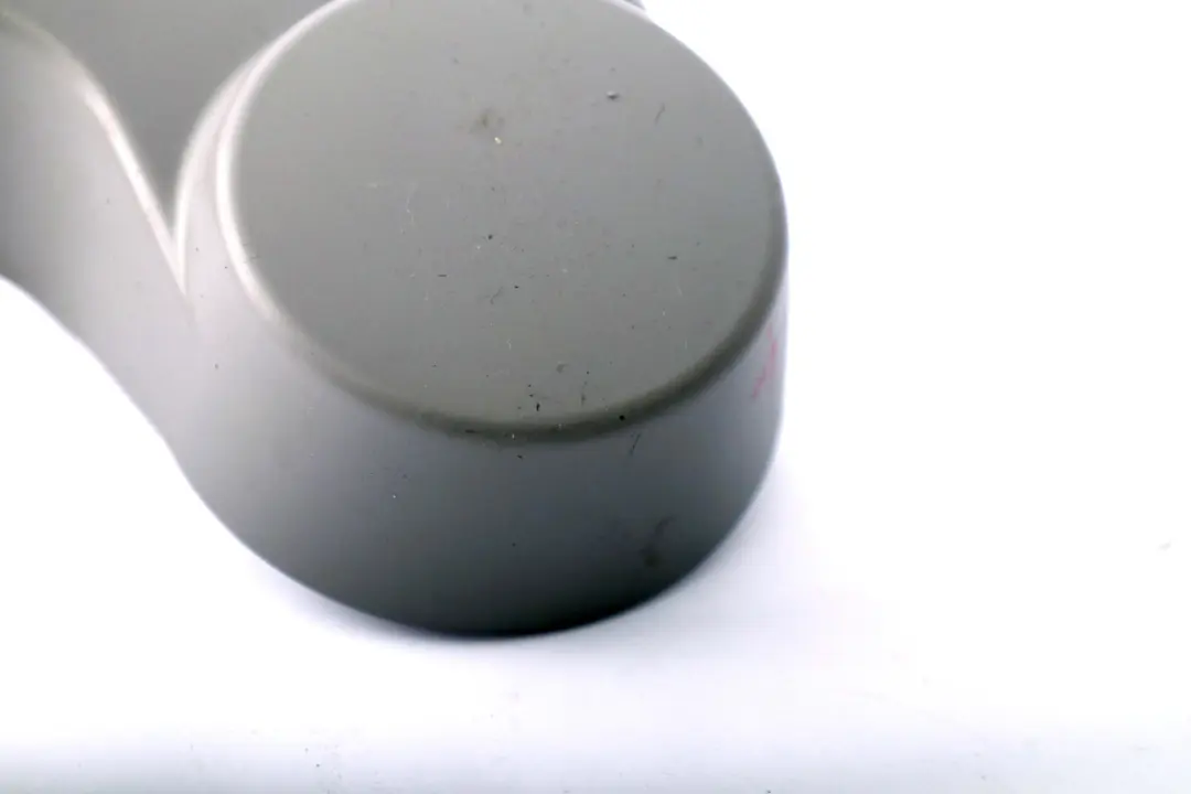 Front Seat Trim Cover Covering Outer Right O/S Grey to BMW 5 Series E60 E61 LCI with Part number 6989260 BMW 5 Series E60 E61 LCI Front Seat Trim Cover Covering Outer Right O/S Grey - SKU 6989260 - Part number 6989260