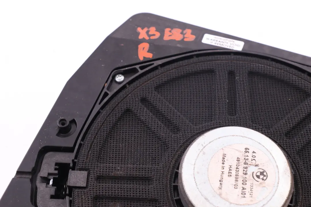 X3-Reihe E83 Basso Centrale Destra Stereo-System 6513 per BMW con numero di parte 6990102 BMW X3-Reihe E83 Basso Centrale Destra Stereo-System 6513 - SKU 6990102 - Numero di parte 6990102