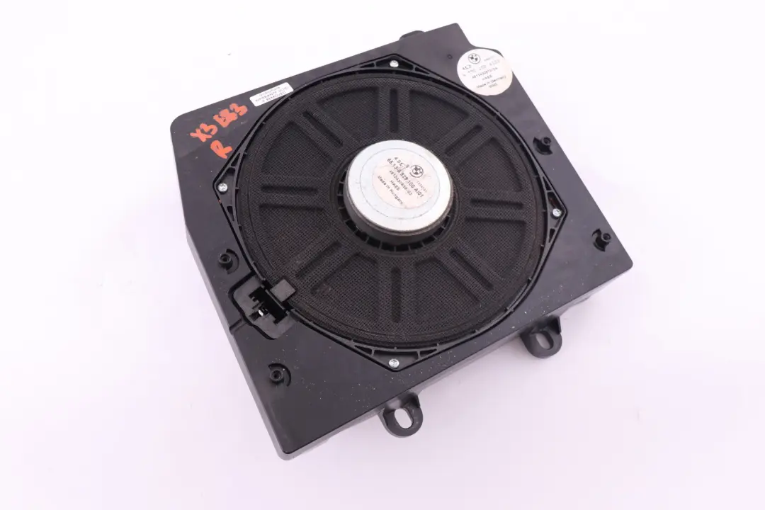 BMW X3 E83 Sistema De audio est?reo Altavoz central De graves derecho - SKU 6990102 - Número de pieza 6990102