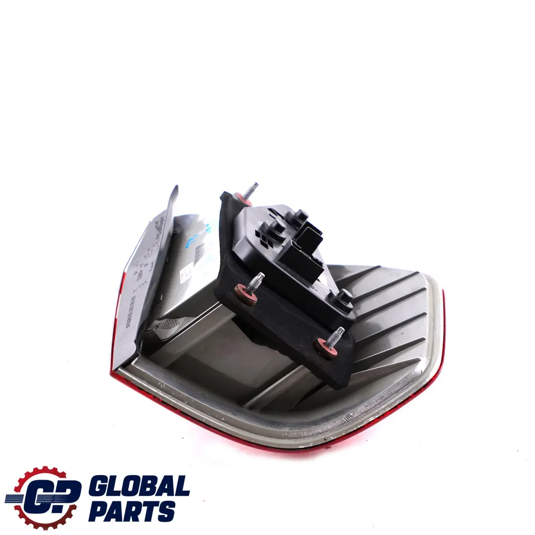 Feu Arrière Gauche Blanc E83 pour BMW X3 à propos du numéro de pièce 6990169 BMW X3 Feu Arrière Gauche Blanc E83 - SKU 6990169-1 - Numéro de pièce 6990169