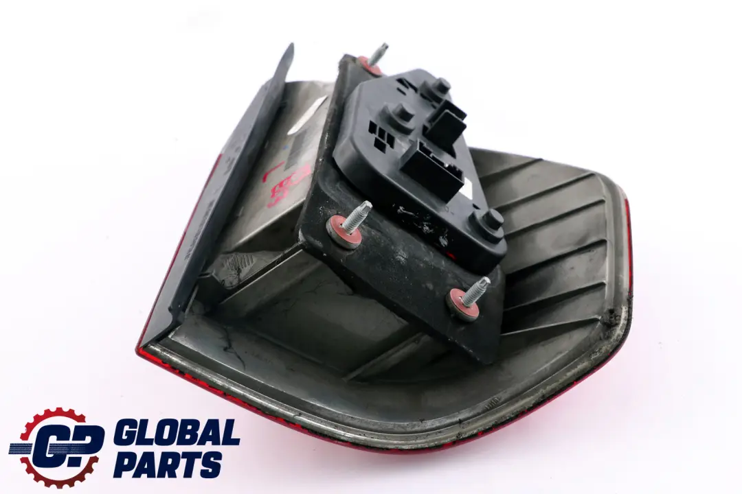 Luce Posteriore Pannello Laterale Lampada Bianca Sinistra per BMW X3 E83 con numero di parte 6990169 BMW X3 E83 Luce Posteriore Pannello Laterale Lampada Bianca Sinistra - SKU 6990169 - Numero di parte 6990169