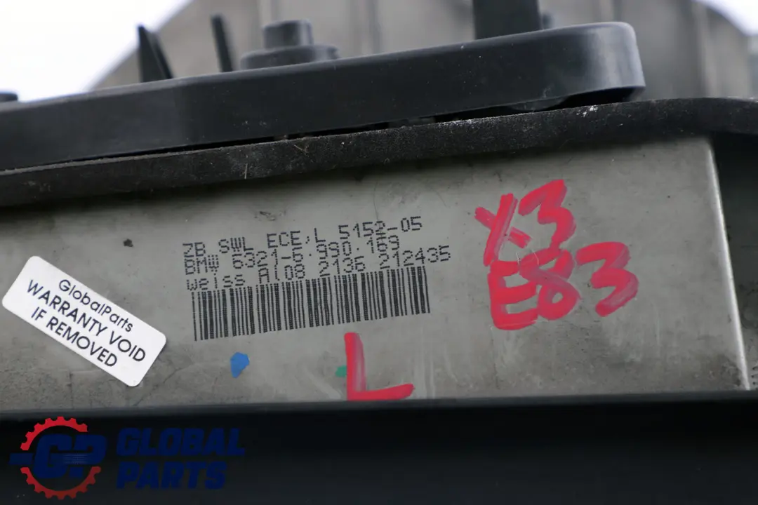 Feu Arrière Dans Le Panneau Latéral Blanc Gauche pour BMW X3 E83 à propos du numéro de pièce 6990169 BMW X3 E83 Feu Arrière Dans Le Panneau Latéral Blanc Gauche - SKU 6990169 - Numéro de pièce 6990169