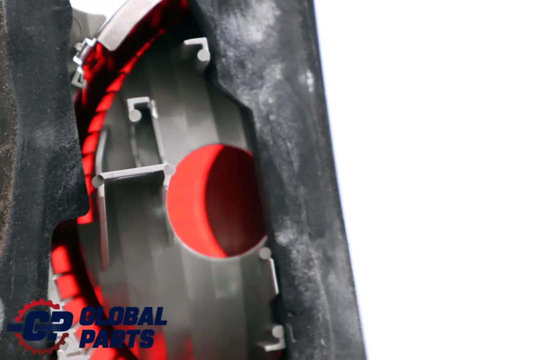 Feu arrière dans le panneau latéral droit pour BMW E83 à propos du numéro de pièce 6990170 BMW E83 Feu arrière dans le panneau latéral droit - SKU 6990170-1 - Numéro de pièce 6990170