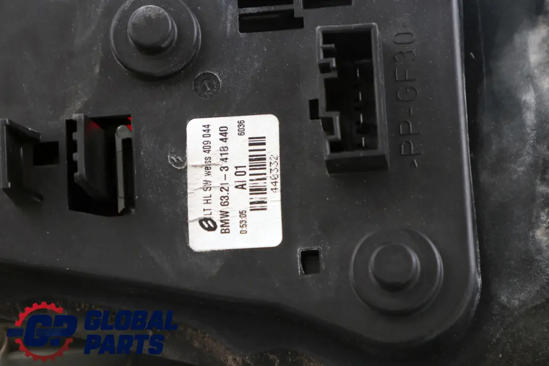 Fanale Posteriore Pannello Laterale Dx Bianco 6321 per BMW X3 E83 con numero di parte 6990170 BMW X3 E83 Fanale Posteriore Pannello Laterale Dx Bianco 6321 - SKU 6990170 - Numero di parte 6990170