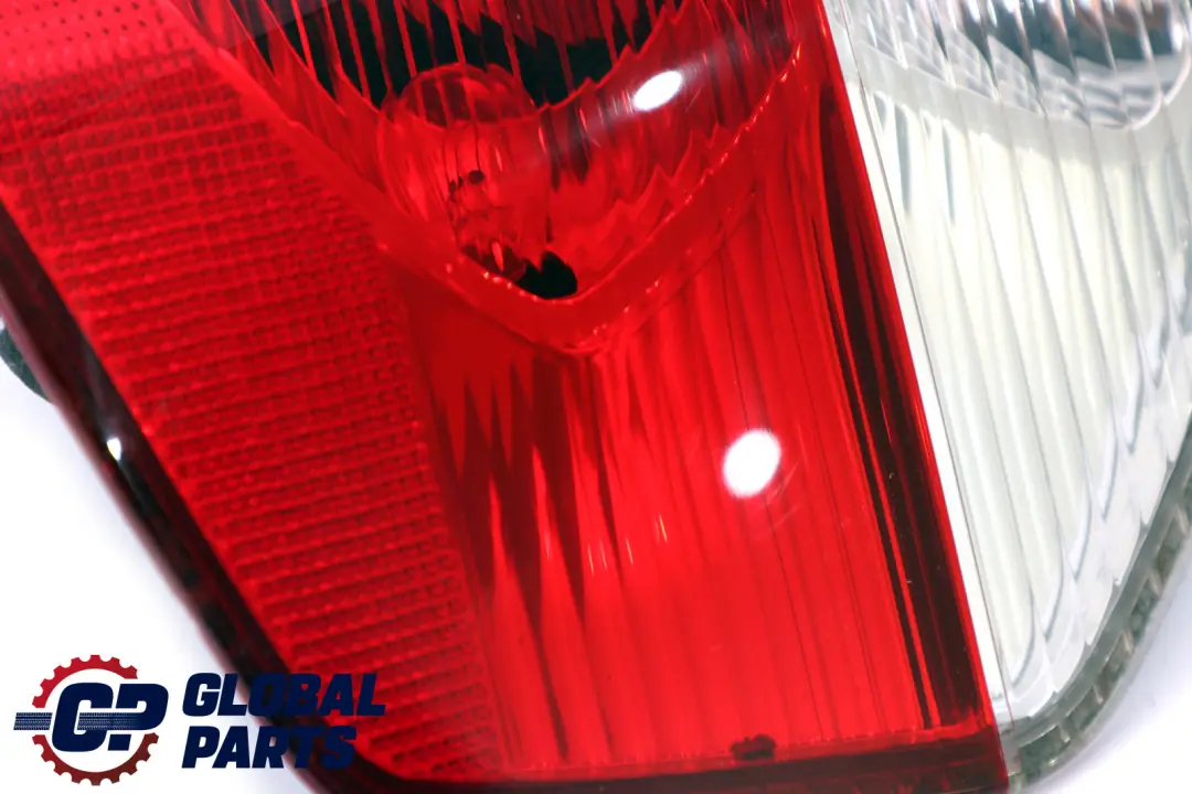 Fanale Posteriore Pannello Laterale Dx Bianco 6321 per BMW X3 E83 con numero di parte 6990170 BMW X3 E83 Fanale Posteriore Pannello Laterale Dx Bianco 6321 - SKU 6990170 - Numero di parte 6990170