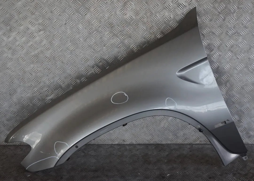 Błotnik lewy przód stahlgrau 400 do BMW E53 X5 o numerze 7000385 BMW E53 X5 Błotnik lewy przód stahlgrau 400 - SKU 7000385-STG - Numer Części 7000385