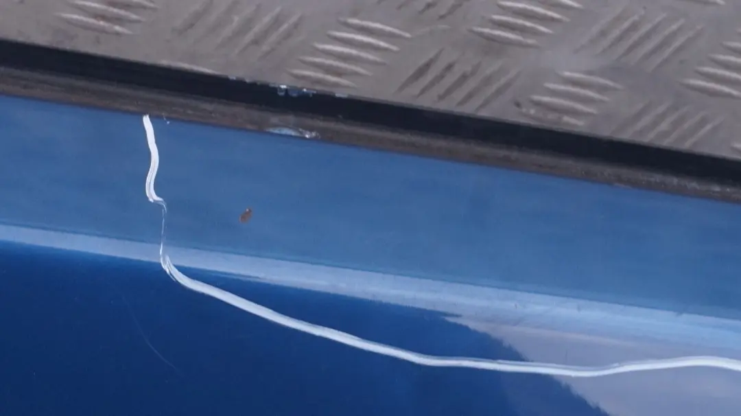 Fahrerseite Seitenwand vorne rechts Kotflügel Topasblau Topaz Blue für BMW X5 E53 mit Teilenummer 7000386 BMW X5 E53 Fahrerseite Seitenwand vorne rechts Kotflügel Topasblau Topaz Blue - SKU 7000386-TPB2 - Teilenummer 7000386