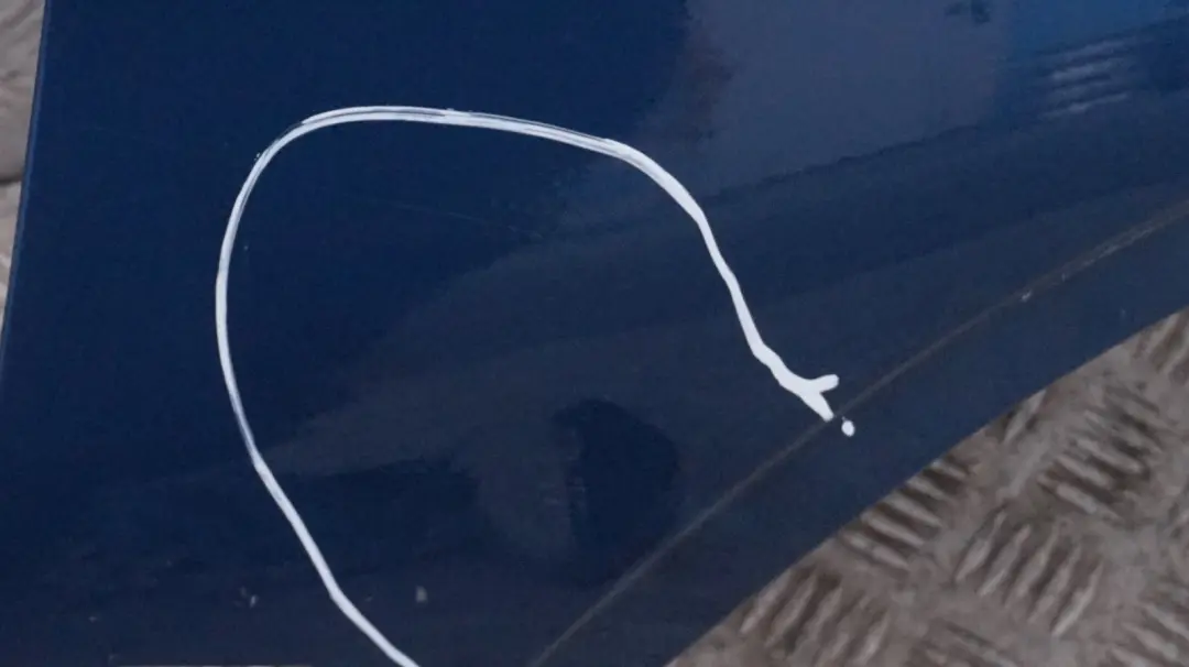 Błotnik prawy przód topasblau 364 do BMW E53 X5 o numerze 7000386 BMW E53 X5 Błotnik prawy przód topasblau 364 - SKU 7000386-TPB3 - Numer Części 7000386